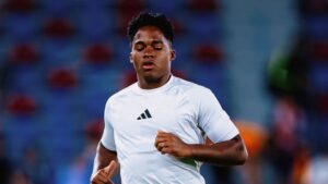 Liverpool prepara proposta por Endrick