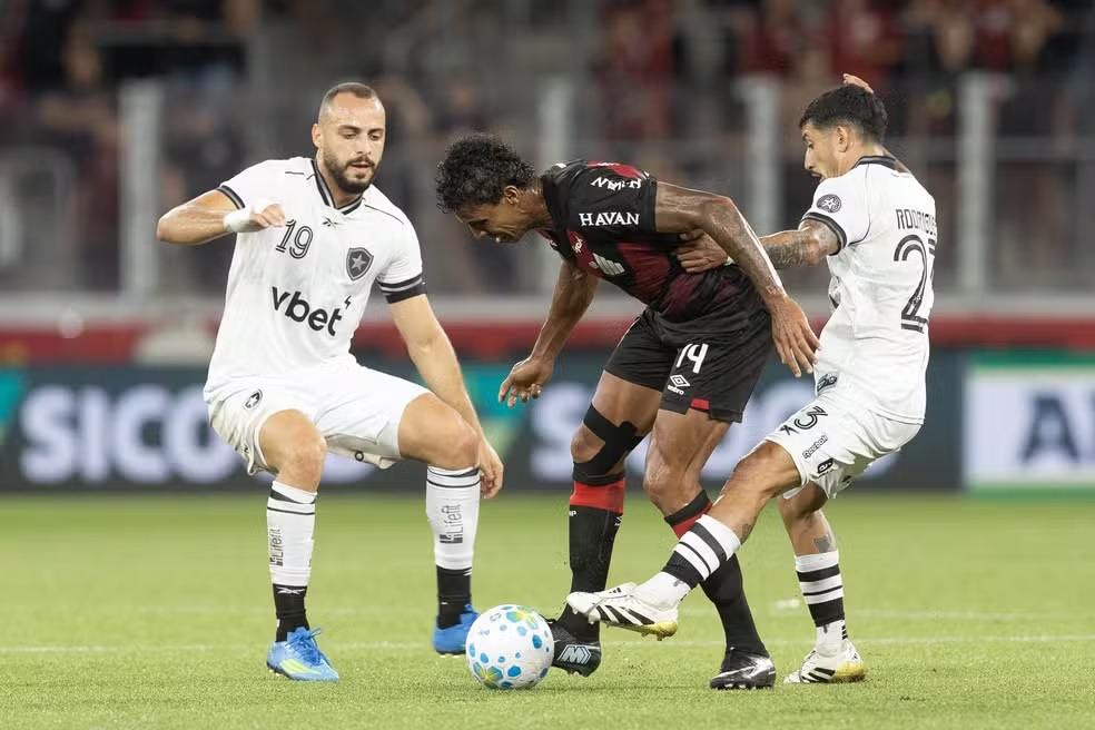Botafogo x Athletico-PR: onde assistir à 24ª rodada do Brasileirão