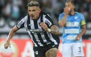 Tiquinho aceitou renegociar dívida alta para retornar ao Botafogo